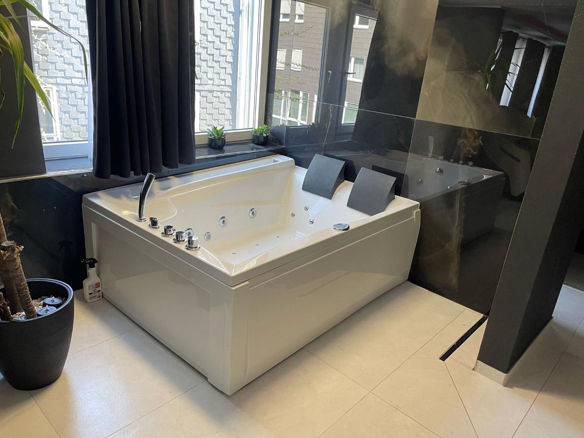Ferienwohnung Spa Delluxe 에센 외부 사진
